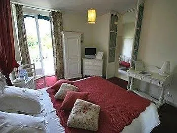 Hotel Logis De La Chapelle Milon-la-Chapelle