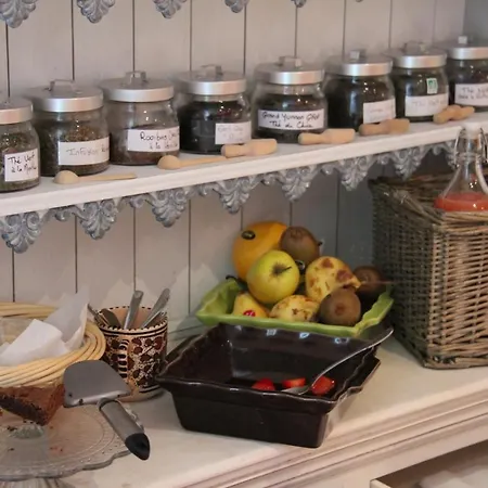 Hotel Logis De La Chapelle 3*