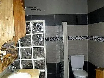 Hotel Logis De La Chapelle Milon-la-Chapelle