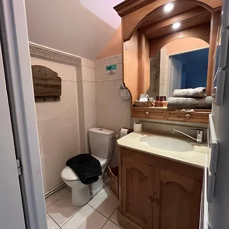 Logis De La Chapelle Hotel 3*