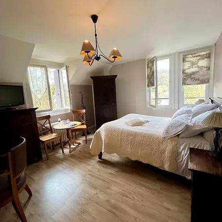 Logis De La Chapelle Hotel 3*