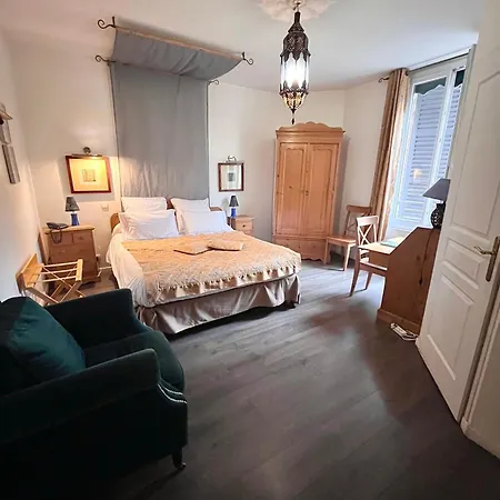 Logis De La Chapelle 3*