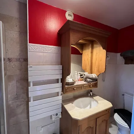 Logis De La Chapelle Hotel