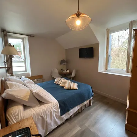 Hotel Logis De La Chapelle