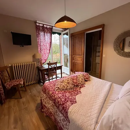 Logis De La Chapelle Hotel Milon-la-Chapelle