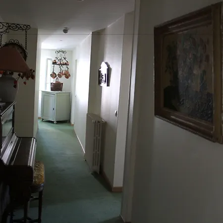 Hotel Logis De La Chapelle Milon-la-Chapelle