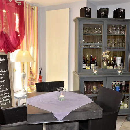 Logis De La Chapelle Milon-la-Chapelle