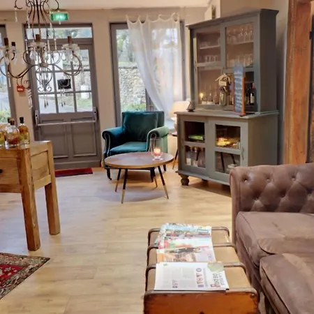 Logis De La Chapelle Hotel 3*