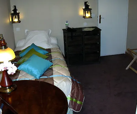 Hotel Logis De La Chapelle