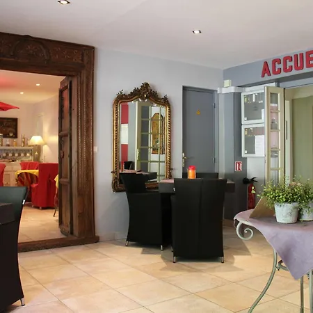 Hotel Logis De La Chapelle