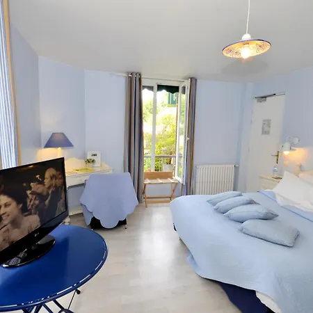Hotel Logis De La Chapelle 3*