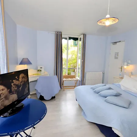 Hotel Logis De La Chapelle 3*