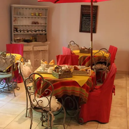 Logis De La Chapelle Hotel
