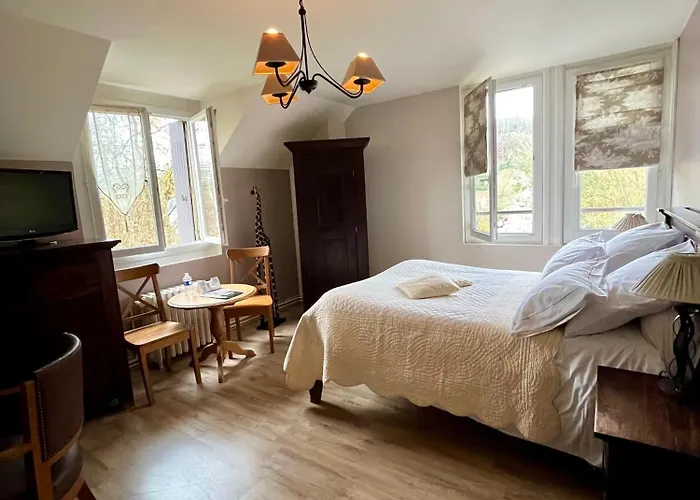 Logis De La Chapelle Hotel 3*