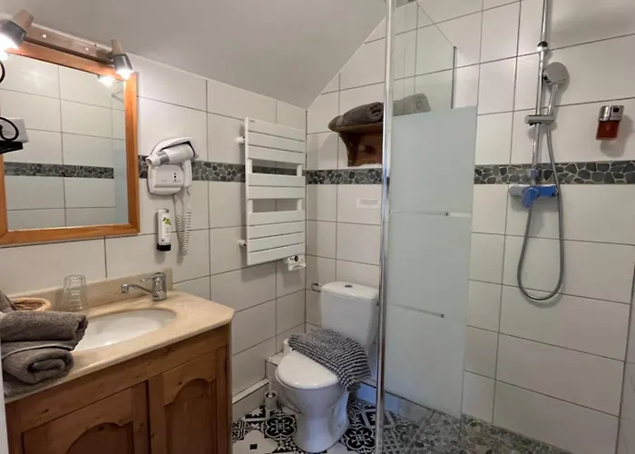 Hotel Logis De La Chapelle 3*